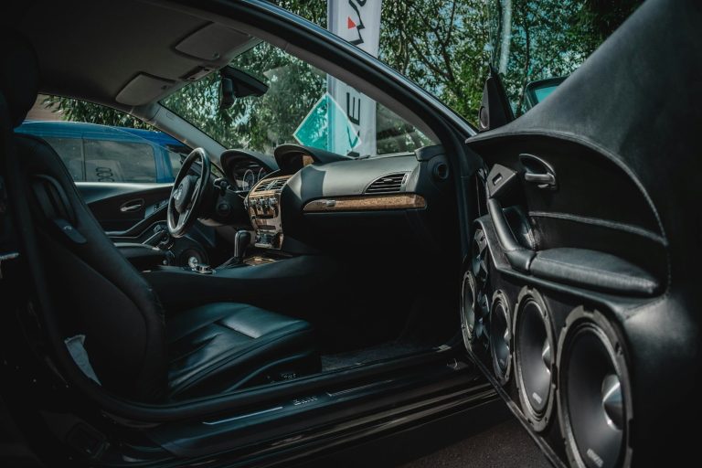 Merek Audio Mobil Terbaik dan Harganya